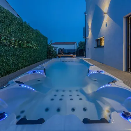 Villa Roma Sauna And Hydrotherapy Pool Traù Esterno foto